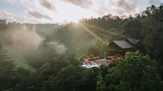 Buahan, A Banyan Tree Escape