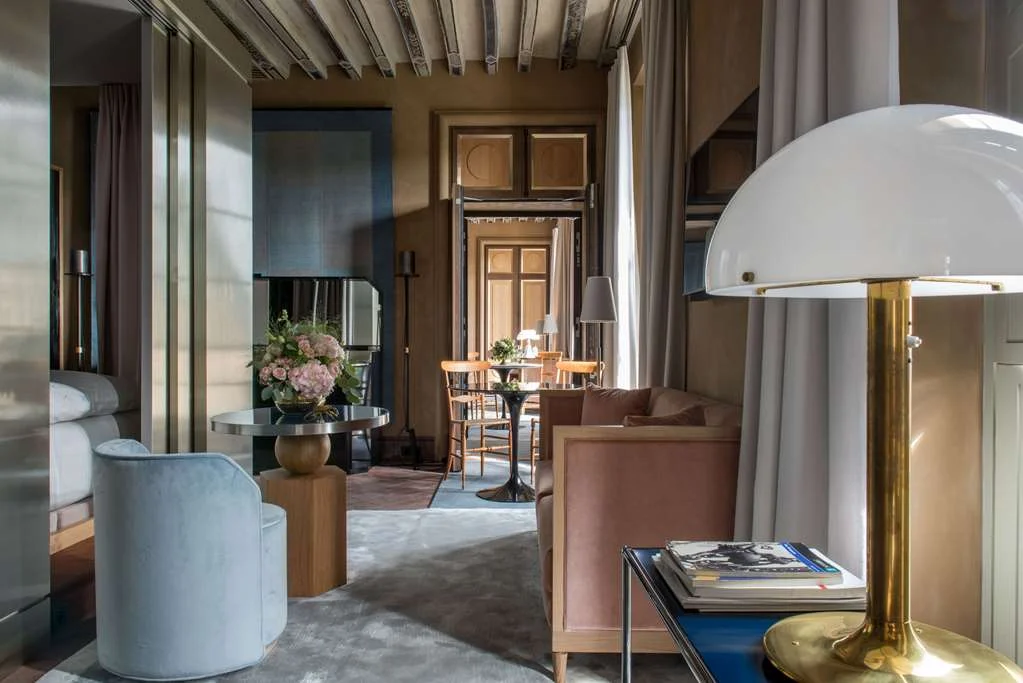 Cour des Vosges - Evok Collection