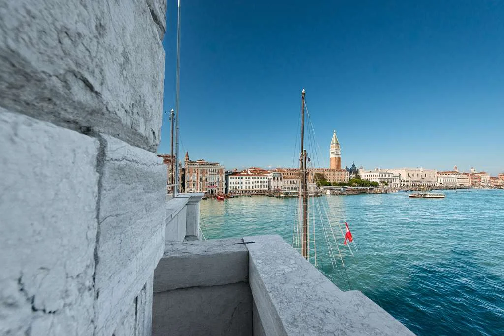 Hotel Monaco & Grand Canal